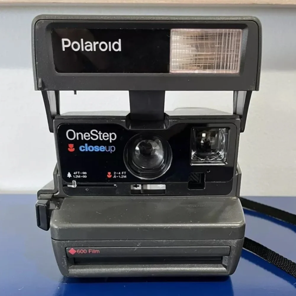 Polaroid One Step Close Up Instant Camera Flash Vintage 80s 90s Black Strap